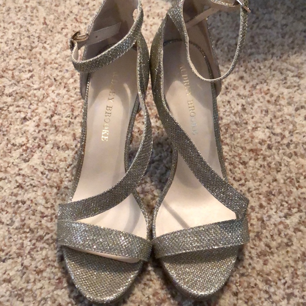 Dressy silver heels; Size 7.5